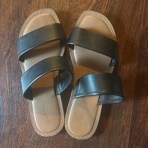 Vintage Black and Tan Women's Sandals